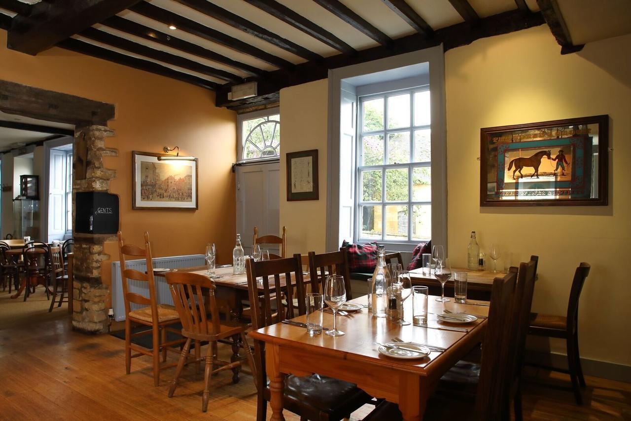 Horse And Groom Moreton-in-Marsh Экстерьер фото