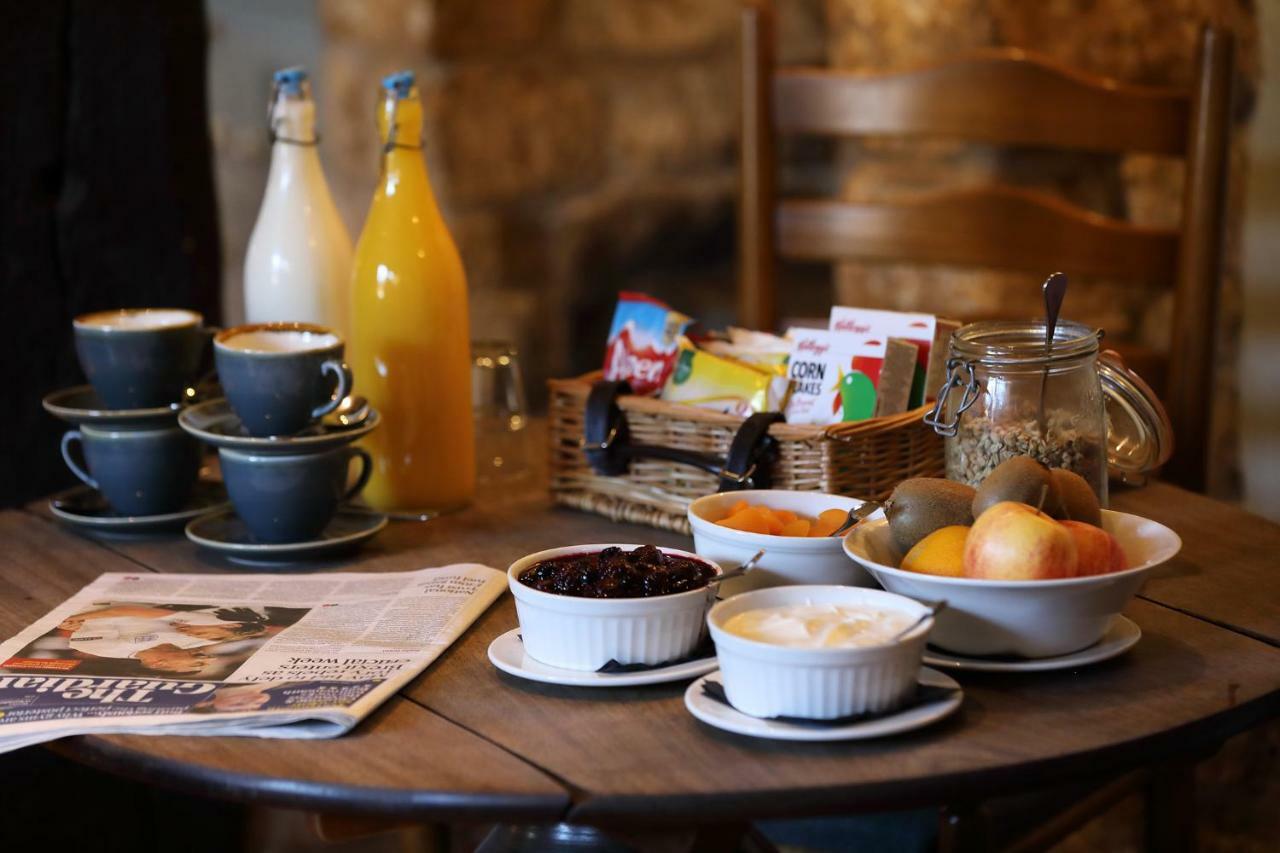 Horse And Groom Moreton-in-Marsh Экстерьер фото
